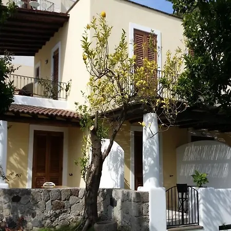 Отель La Zagara Липари